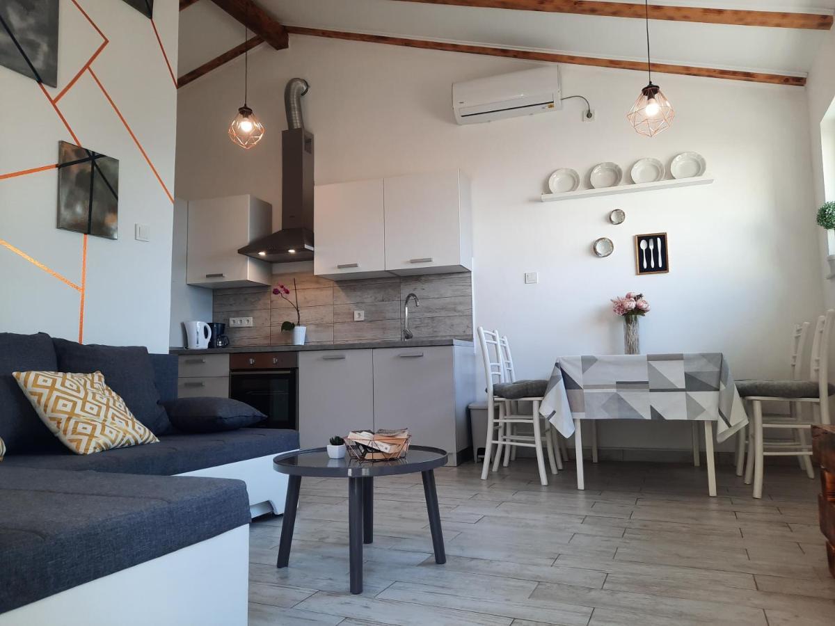 Apartments Novum Novi Vinodolski Ngoại thất bức ảnh